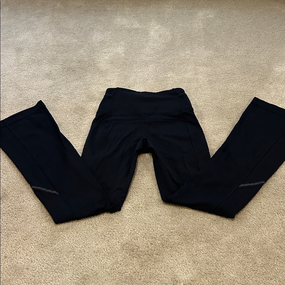 Lululemon boot cut black leggings.  Size 4. - Picture 4 of 6
